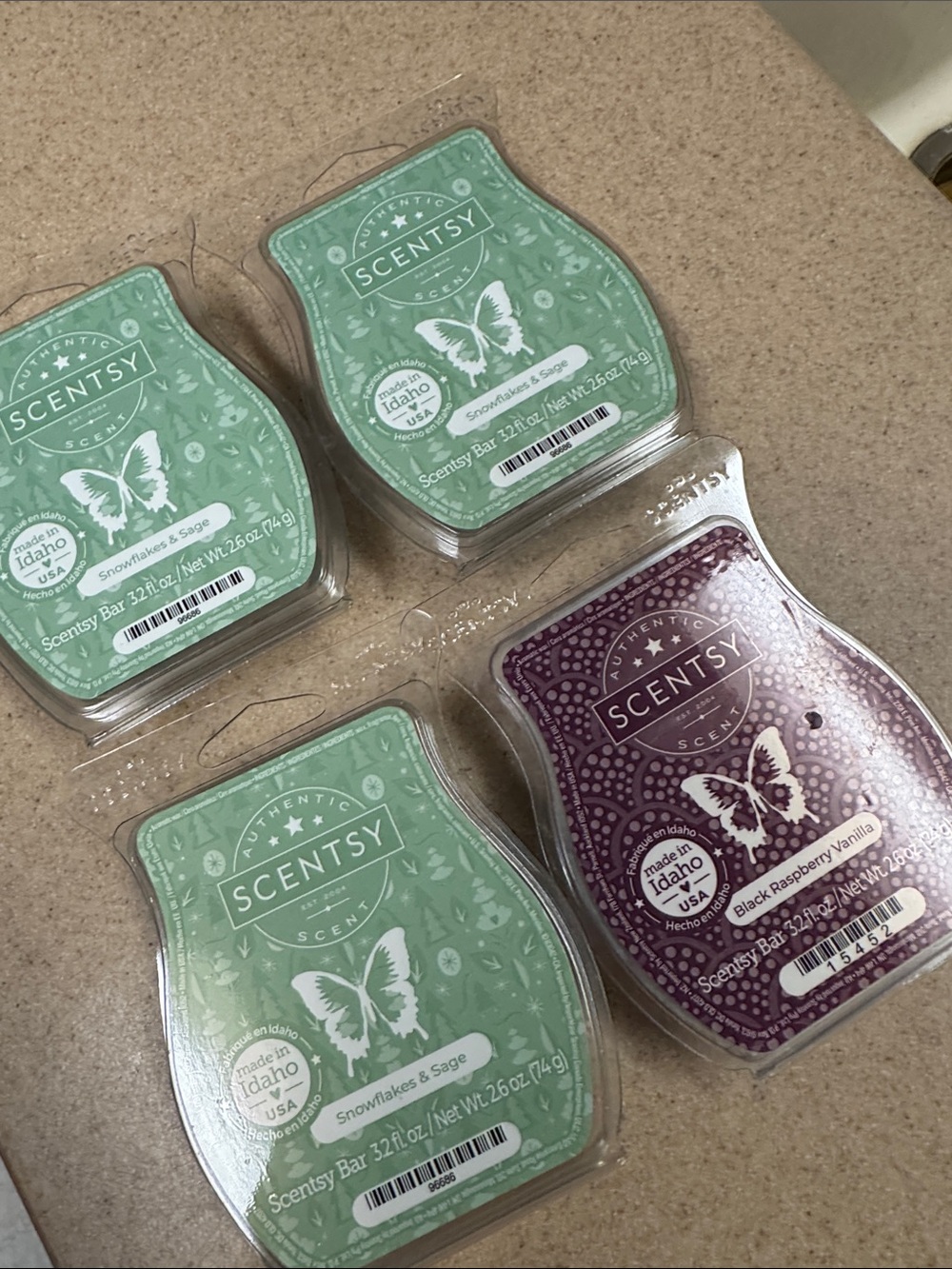 Scentsy Wax Bar mixed lot Snowflakes & Sage Black Raspberry Vanilla